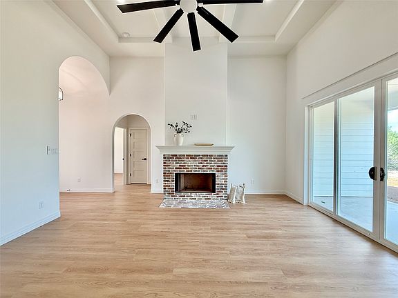 5th image of 275 Christines Way