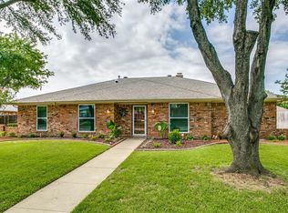 1530 Oak Creek Dr, Lewisville, TX 75077