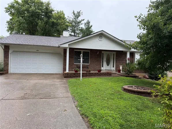 4209 Chisholm Trail Dr, Saint Charles, MO 63304