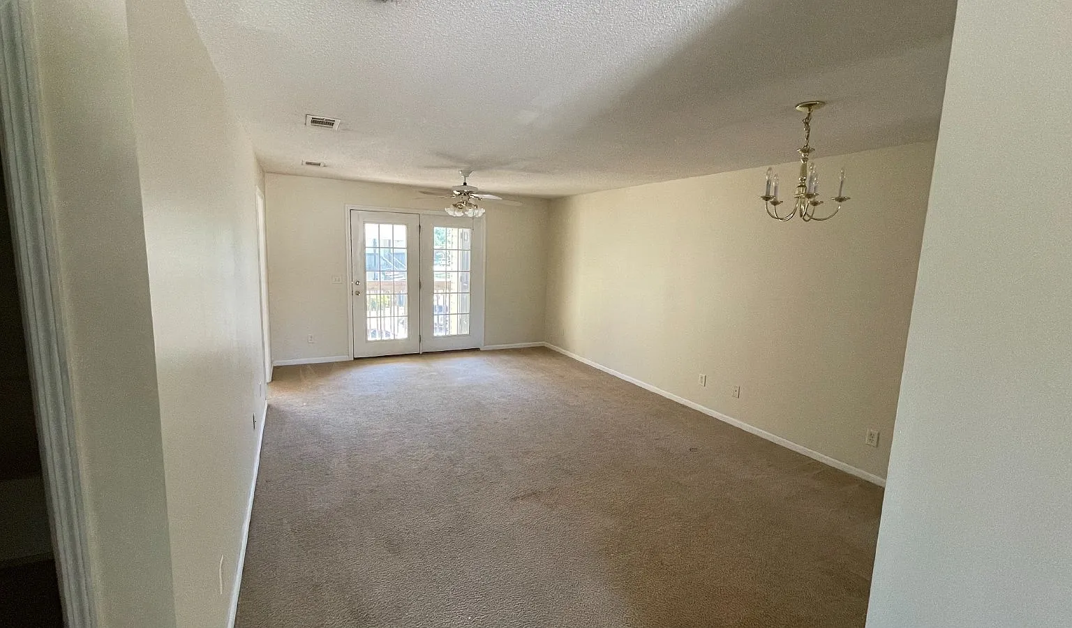 2 bed, 2.0 bath, 1075 sqft, $1,145 — Photo 4