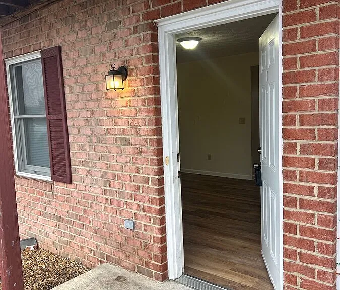 1374 Reservoir St #D — Photo 3