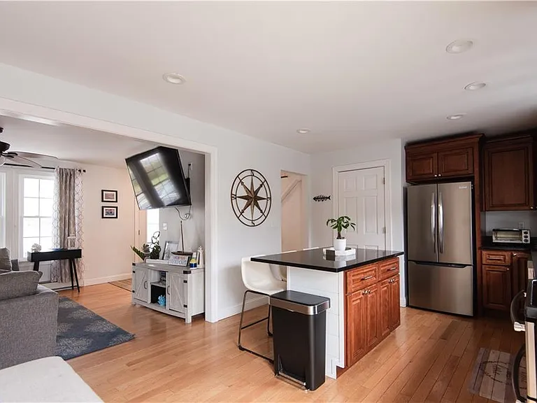 88 Kay St — Photo 13