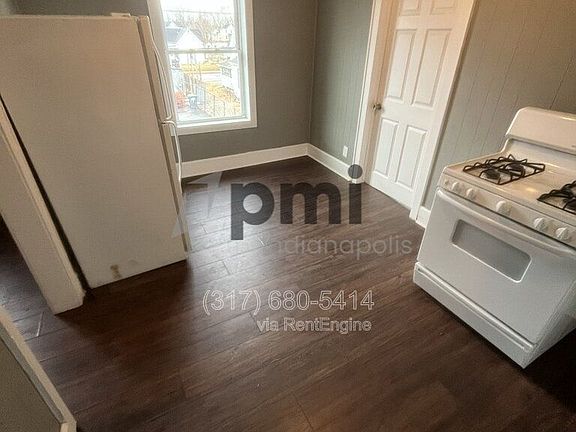5th image of 215 1/2 S Madison Ave