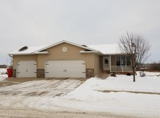 530 4th Ave NE, Plainview, MN 55964