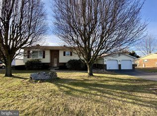 932 Maple Ln, Lebanon, PA 17046