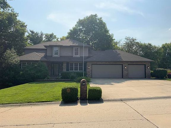 3rd image of 103 Woods Edge Dr