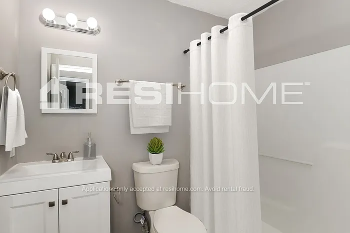403 River Chase Dr — Photo 15