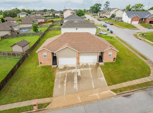805-807 W Windmill Dr, Ozark, MO 65721