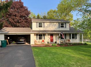 16 Lookout View Rd, Fairport, NY 14450