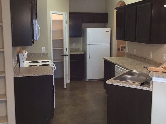 4th image of 4409 Cambridge Dr #A