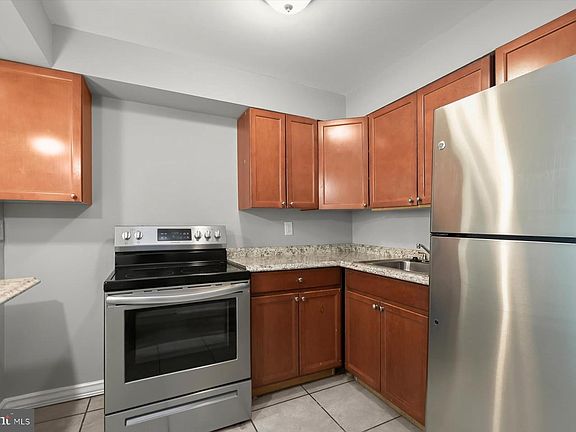4th image of 906 N Fulton Ave