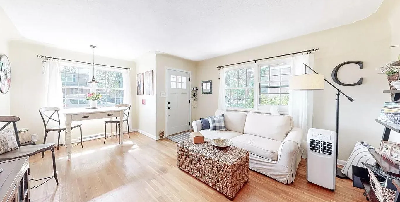 2 bed, 918 sqft, $2,400 — Photo 4