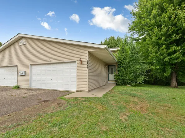 1437 McIntosh Cir, Shakopee, MN 55379
