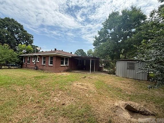 3rd image of 1415 Williamson St