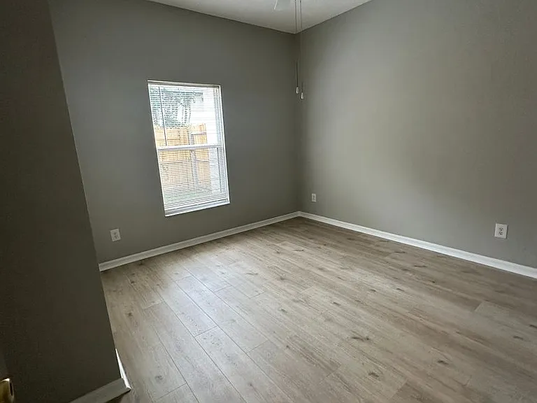 313 Heritage Estates Ln — Photo 9