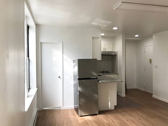 2nd image of 153 Bay 26 St #26
