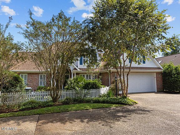 5th image of 412 Hillcrest Drive
