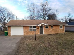 1905 Cambridge St, Springdale, AR 72764