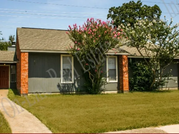 501 W Ridge Dr #A, College Station, TX 77845