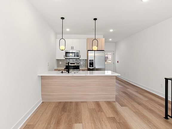 3rd image of 5034 Florence Ave #5