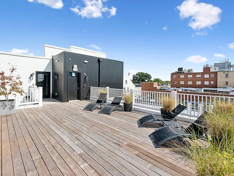 901 King St #301 — Photo 9