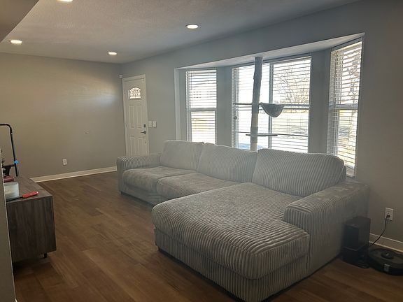 4th image of 4547 Lancaster Dr
