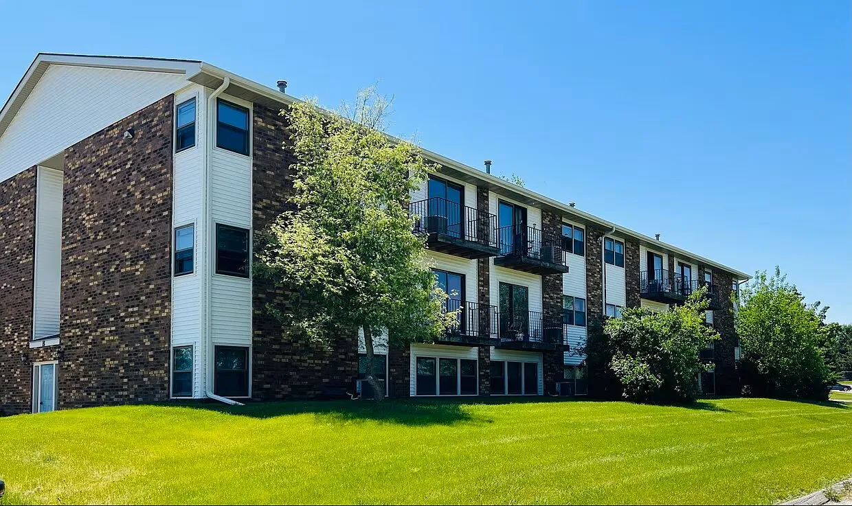 2121 Greene Building B — Photo 1