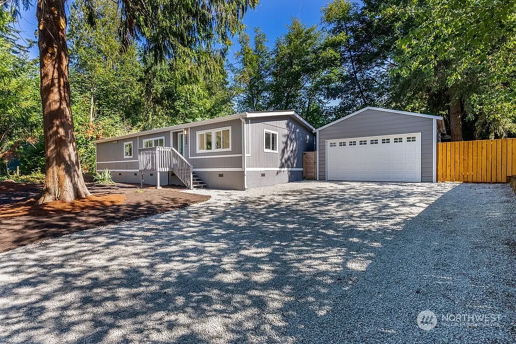 3900 SE Harriet Street photo 1