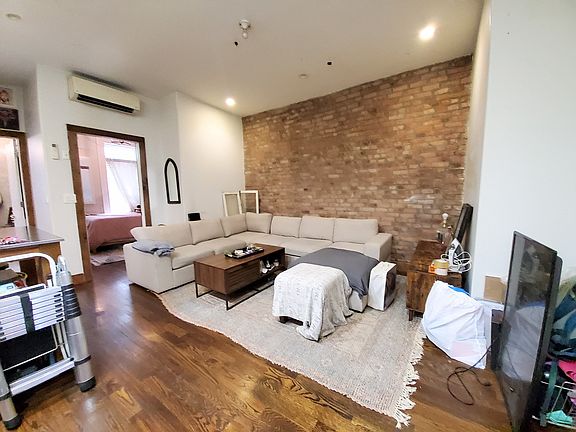 2nd image of 758 Willoughby Ave APT 2