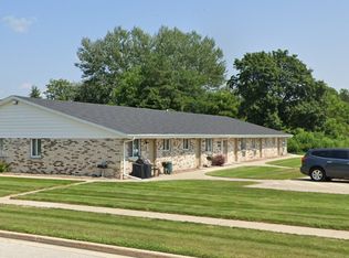 638 W State St APT 2, Hartford, WI 53027