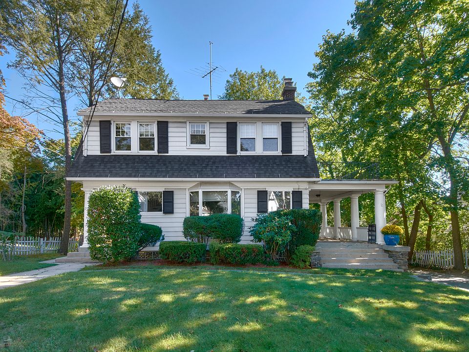 1st image of 215 Glen Ave