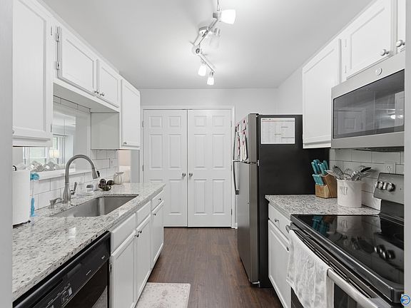 4th image of 4908 Seven Pine Cir #4908