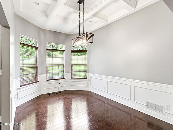 5th image of 304 Hidden Falls Dr