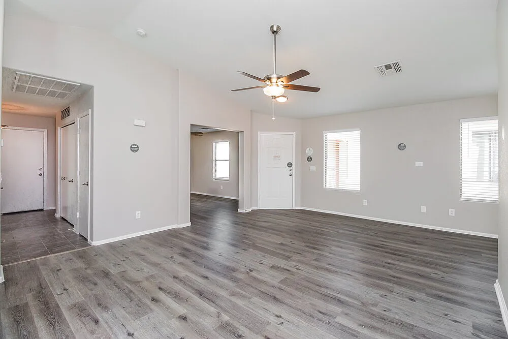 3 bed, 2.0 bath, 1464 sqft, $1,875 — Photo 4