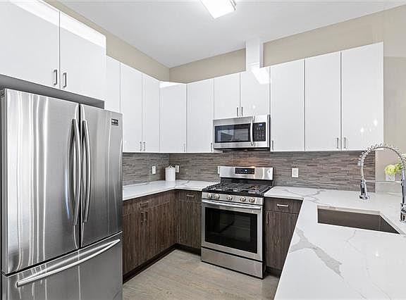 4th image of 313 Pine St #500