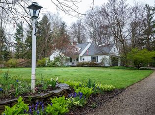 8314 Summit Dr, Chagrin Falls, OH 44023