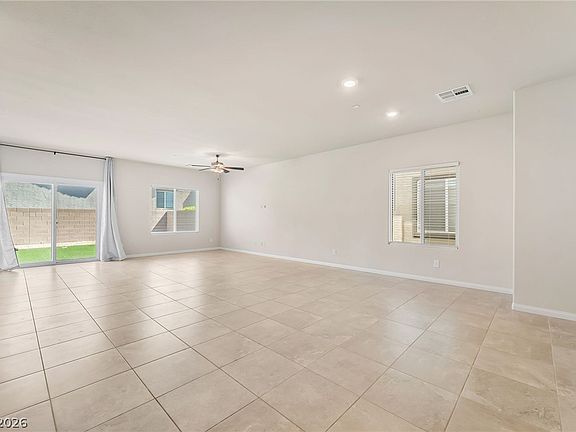 3rd image of 472 Silverweed Ave