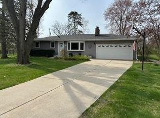 6641 Wood Cir W, Middleton, WI 53562