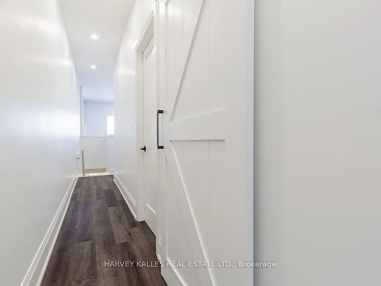 657 Saint Clair Ave W #UPPER — Photo 17