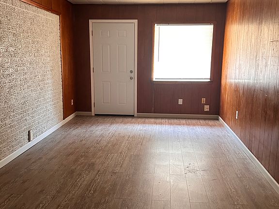 3rd image of 2101 SW 61st Ter