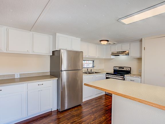 4th image of 815 Oakwood Cir