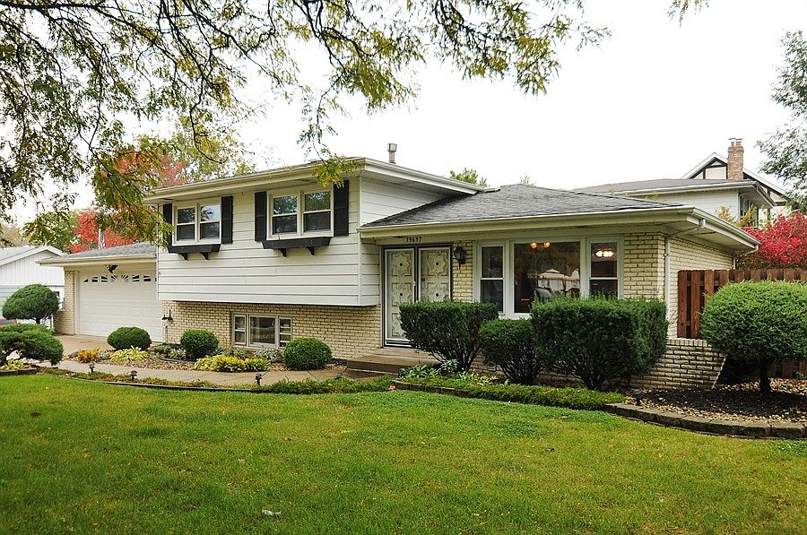 1st image of 15657 Laramie Ave