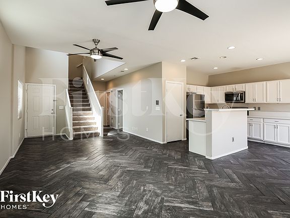 3rd image of 3757 Carisbrook Dr