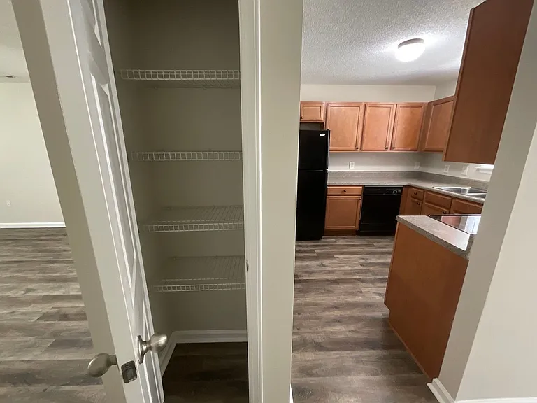 Meridian Park Apartments — Photo 187