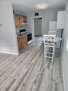 333 SE Martin Ave APT 4, Stuart, FL, 34996