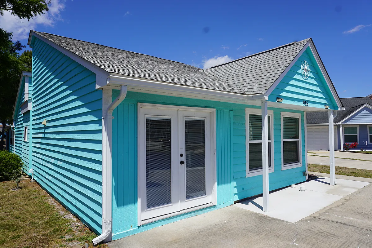 Building Photo - 916 Emanon St