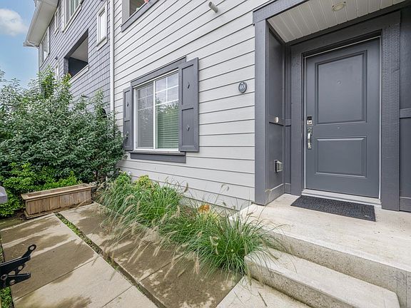3rd image of 15489 99a Ave #40