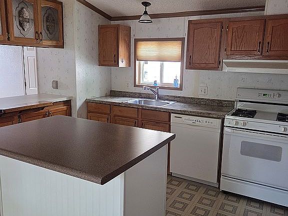 Nice size kitchen 