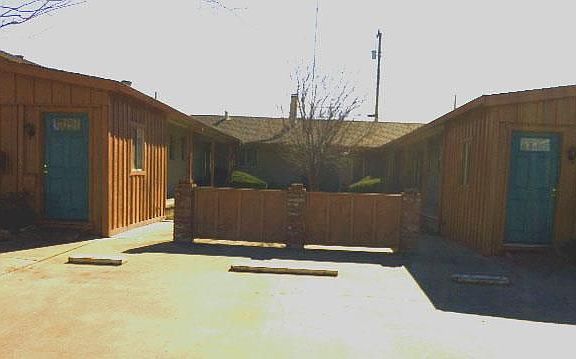 4th image of 1560A Telegraph Ave
