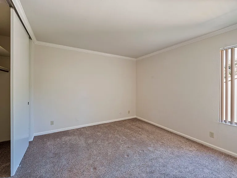 100 Devon Avenue — Photo 16